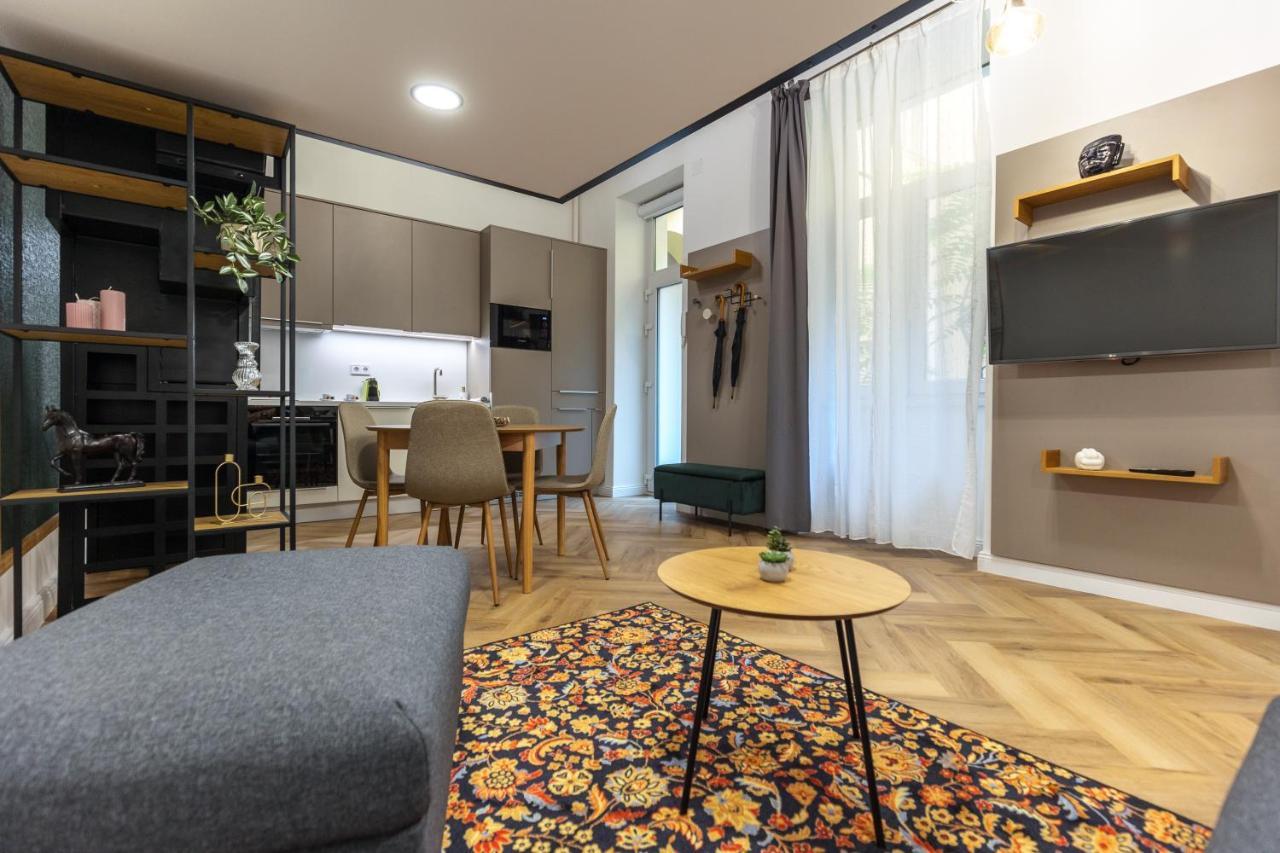 Downtown Luxury Apartment — Fotók 3